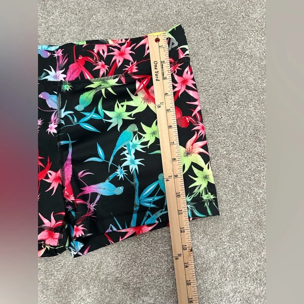 Fila Running Shorts in Fun, Tropical Parrot Print - size Large - NWOT 🦜